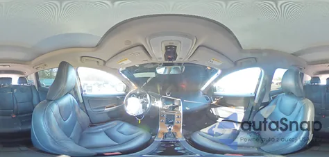 2017 Volvo Xc60 T5 Inscription z USA, uszkodzony, nr VIN YV440MDU8H2199303